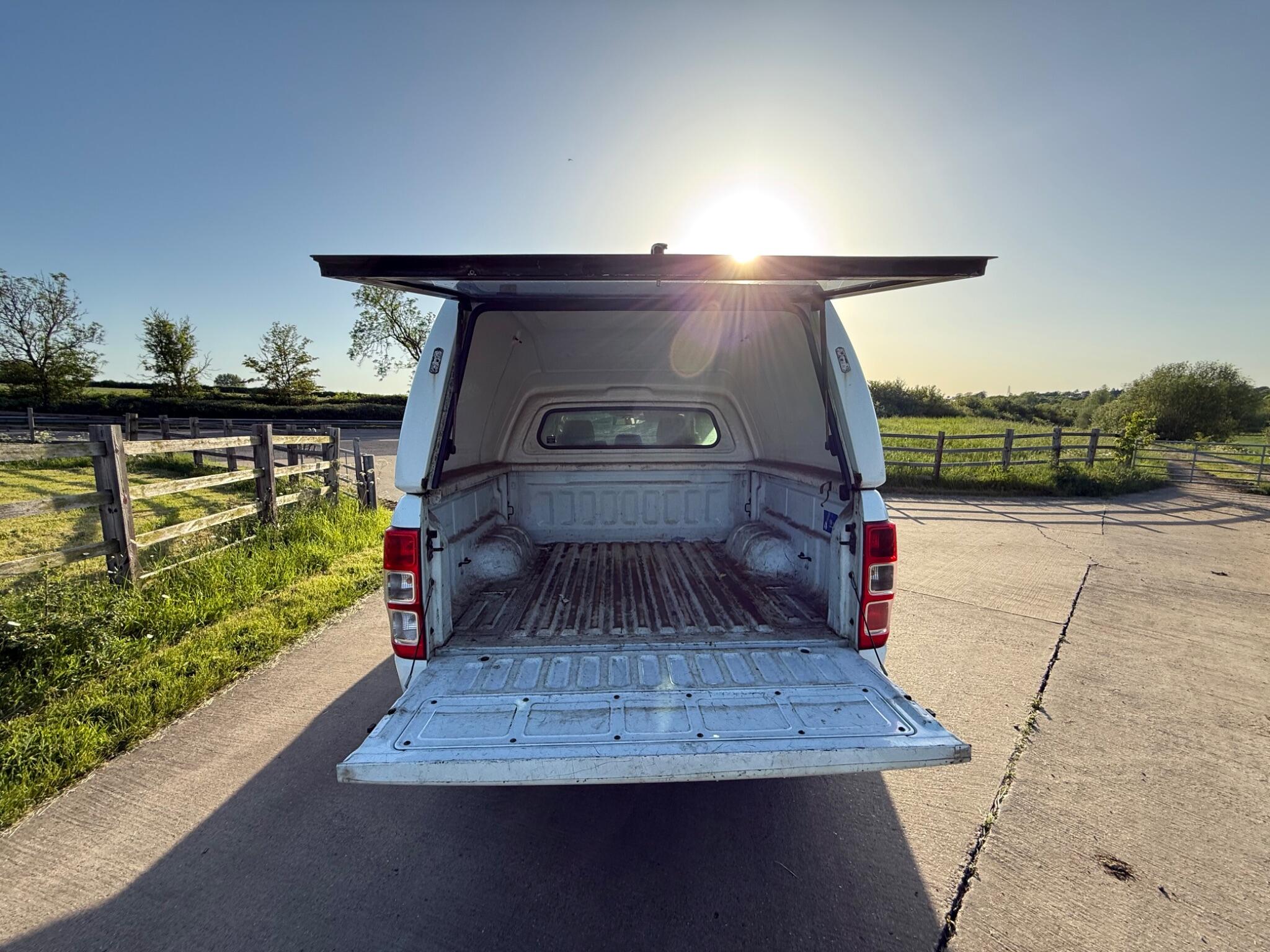 Ford Ranger 2.2 TDCi XL Super Cab Pickup 4WD Euro 5 4dr — photo 97 of 98